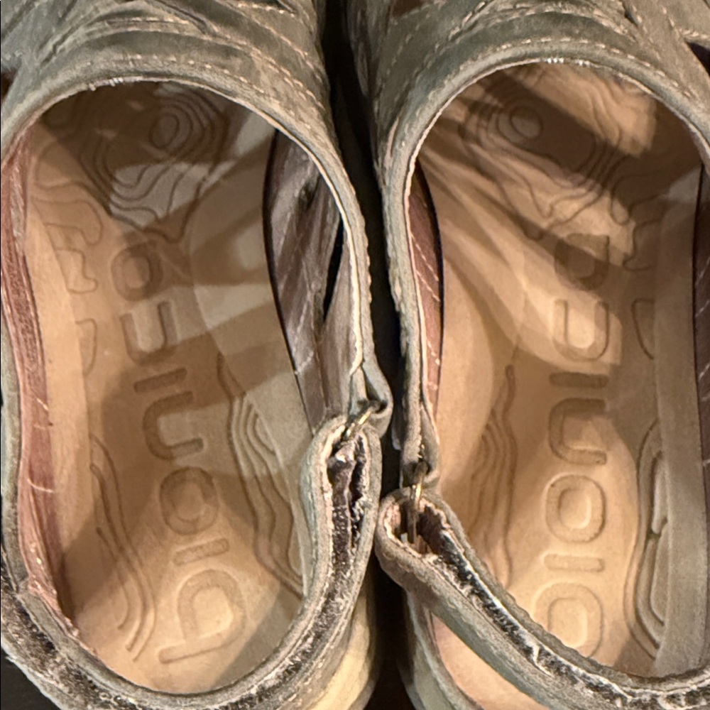 Bionica Women's Cream Mules